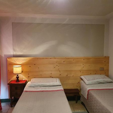 B&B Il Pettirosso Malonno Eksteriør bilde