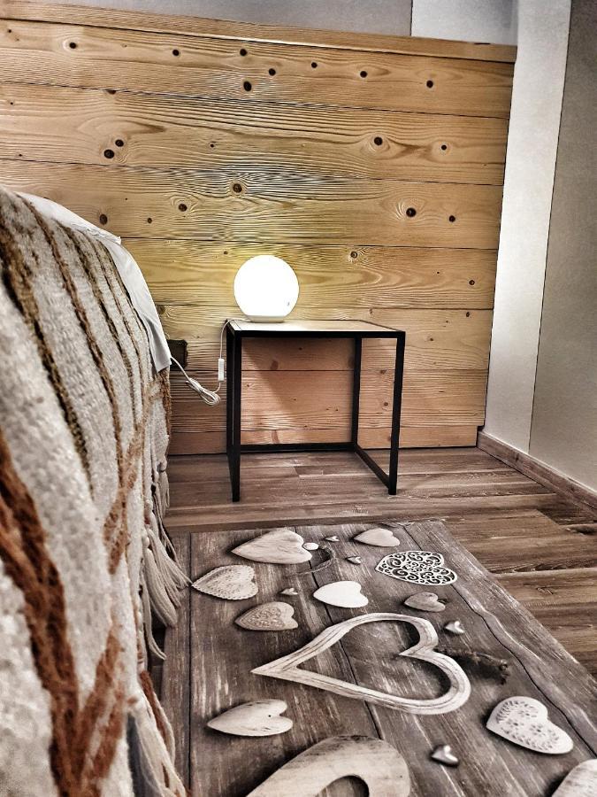 B&B Il Pettirosso Malonno Eksteriør bilde