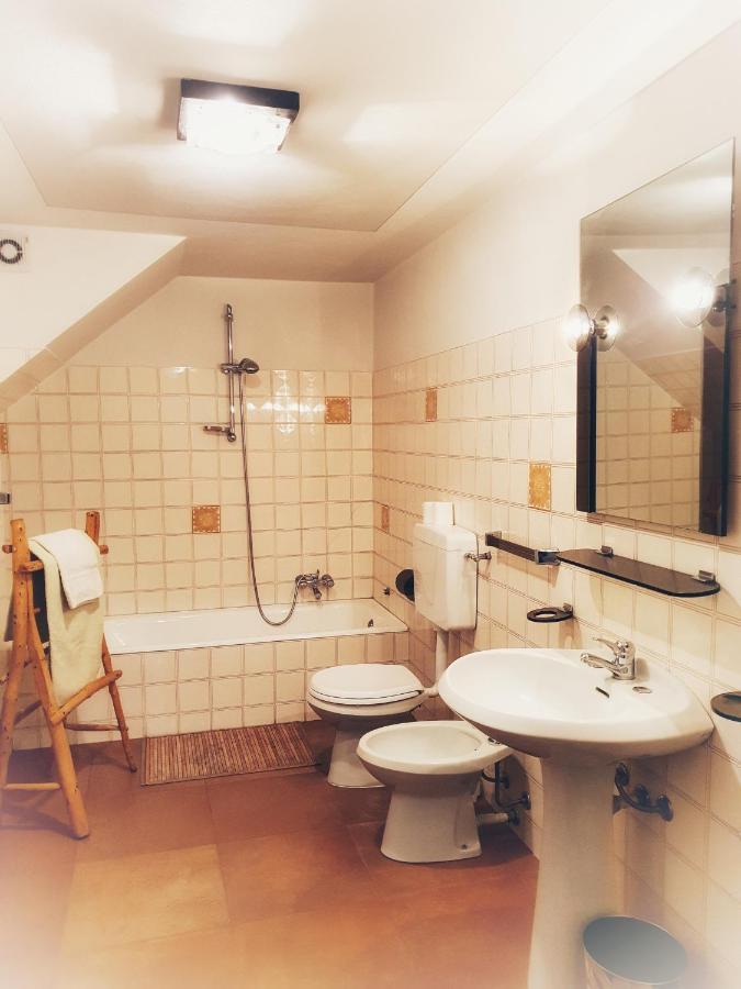 B&B Il Pettirosso Malonno Eksteriør bilde