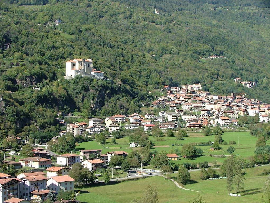 B&B Il Pettirosso Malonno Eksteriør bilde